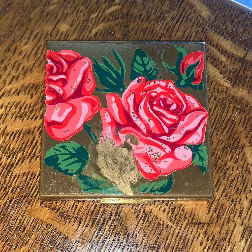 Vintage 1950’s Elgin American Powder Compact- Rose Pattern